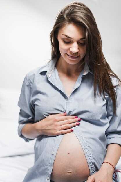 Мазки при беременности на разных сроках: что нужно знать