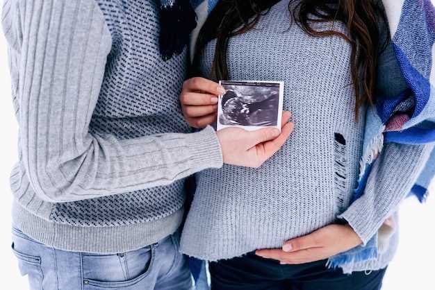 Когда можно увидеть эмбрион на УЗИ: ключевые моменты