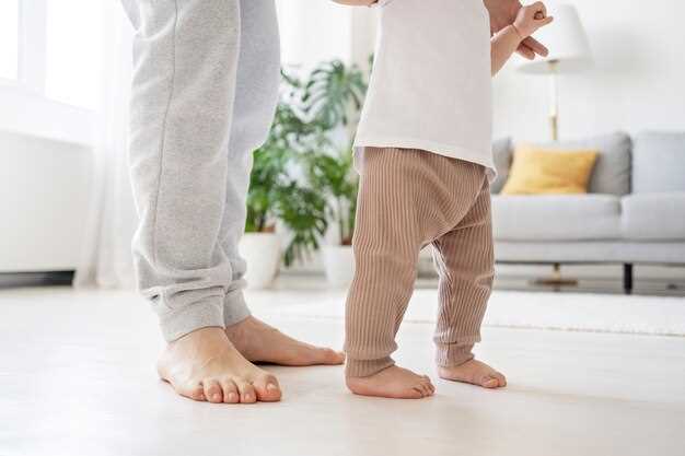 Какие факторы могут вызвать шелушение на ногах у малышей